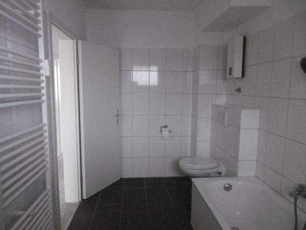 Wohnung zum Kauf provisionsfrei 215.000 € 2 Zimmer 67 m² 4. Geschoss frei ab 01.01.2026 Montanusstraße 4 Mülheim Köln 51065