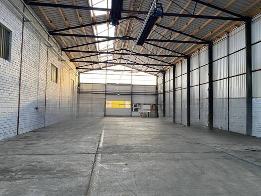 Halle/Industriefläche zur Miete 4 € 2.400 m² Lagerfläche teilbar von 900 m² bis 2.400 m² Normstahlstraße 3 Moosburg 85368