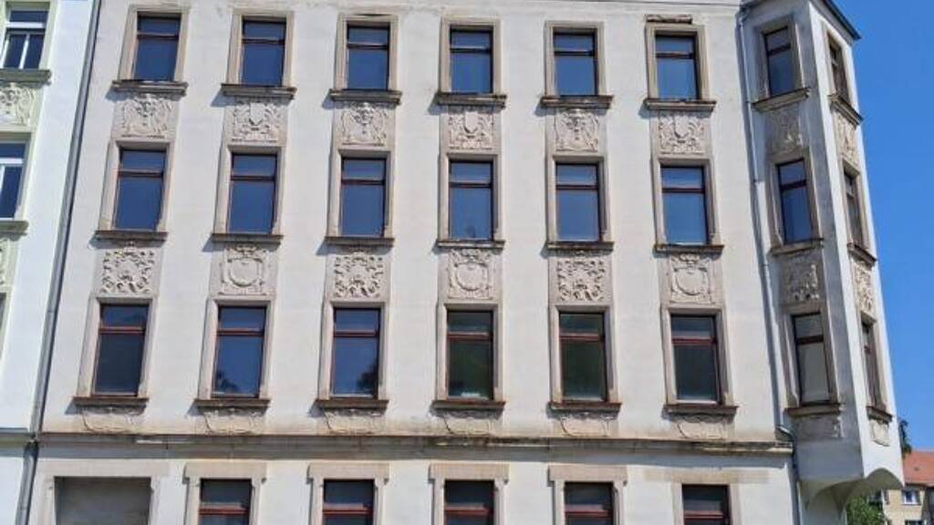 Haus zum Kauf 250.000 € 35 Zimmer 759 m² 240 m² Grundstück Haselbrunn Plauen 08525