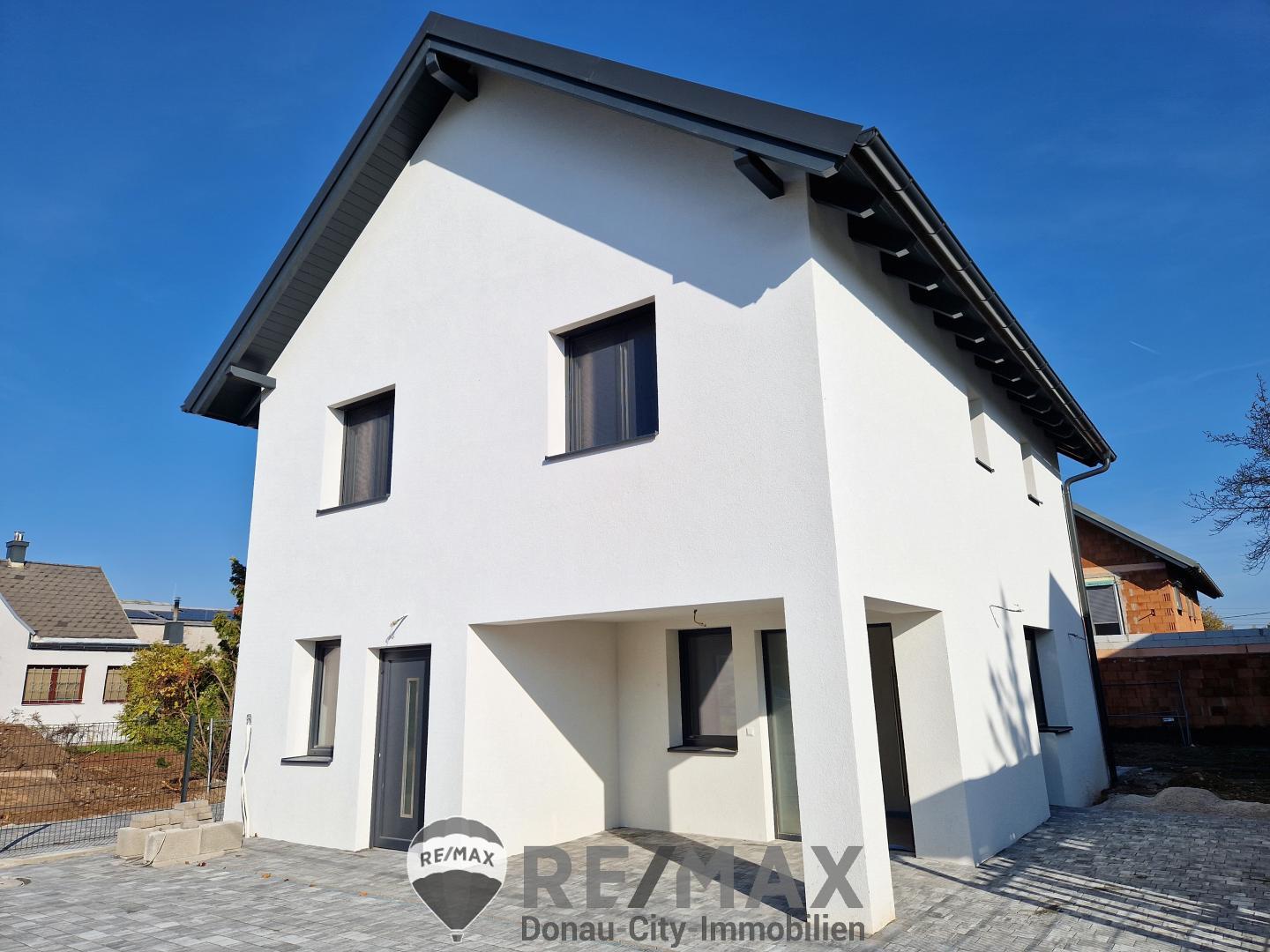 Einfamilienhaus zum Kauf 470.000 € 4 Zimmer 114,3 m²<br/>Wohnfläche 326 m²<br/>Grundstück Wiener Neustadt 2700