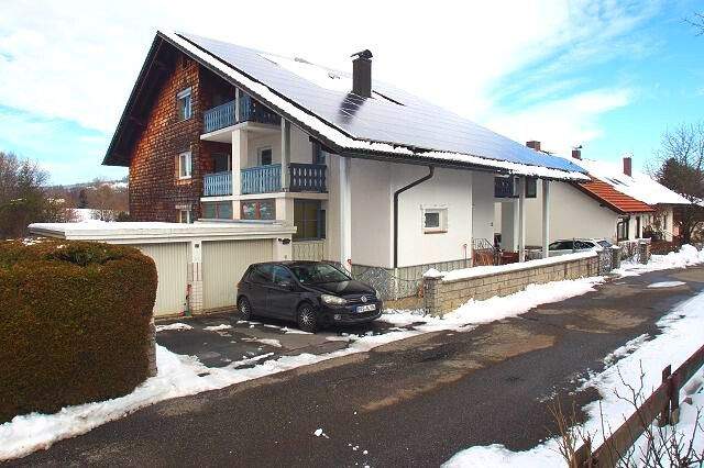 Immobilie in Lindberg - Mehrfamilienhaus mit 3 Wohnungen, PV-Anlage und Weitblick in ruhiger Lage von Zwiesel, Bay. Wald - Bild 1