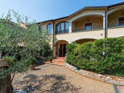 Haus zum Kauf 1.799.000 € 9 Zimmer 748 m² 1.441 m² Grundstück Novigrad 52466
