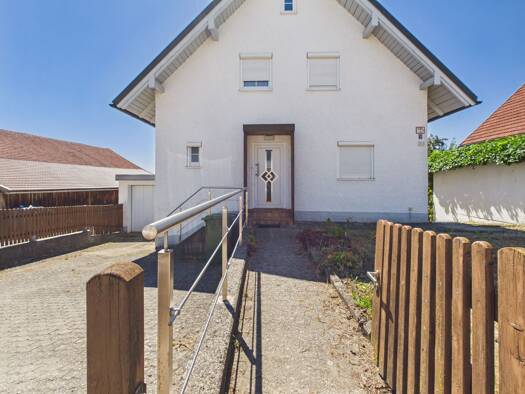 Haus zum Kauf provisionsfrei 298.000 € 5 Zimmer 105 m² 669 m² Grundstück Hohenthann Hohenthann 84098