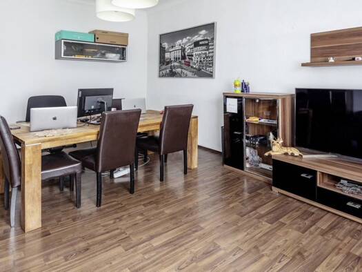 Wohnung zur Miete 920 € 2 Zimmer 49 m² Geschoss 1/3 frei ab 01.09.2025 Ludwigsburger Straße 18 Zuffenhausen Stuttgart 70435