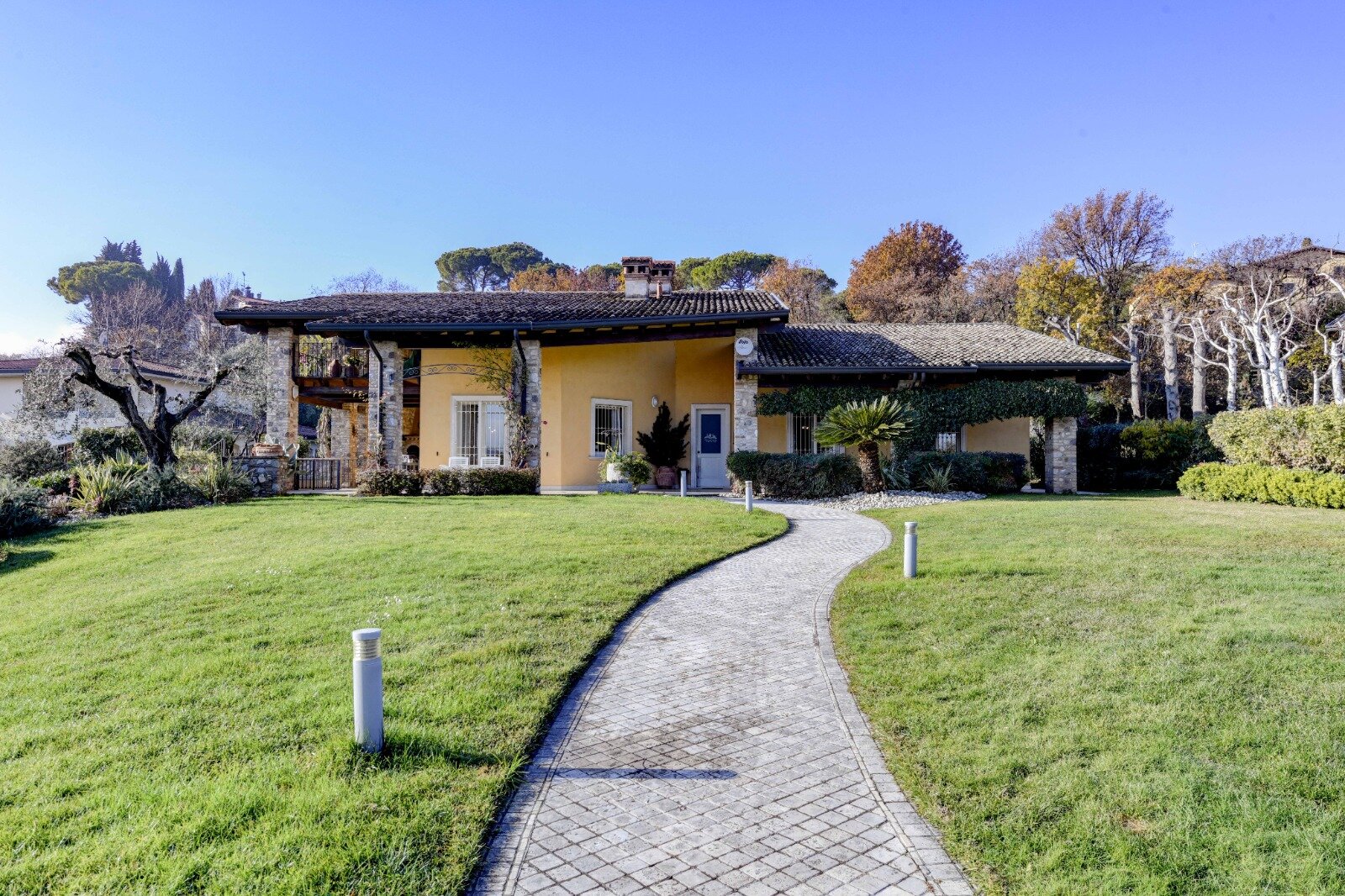 Villa zum Kauf 2.200.000 € 12 Zimmer 431 m²<br/>Wohnfläche 3.000 m²<br/>Grundstück ab sofort<br/>Verfügbarkeit Via D&#39;Annunzio Padenghe sul Garda