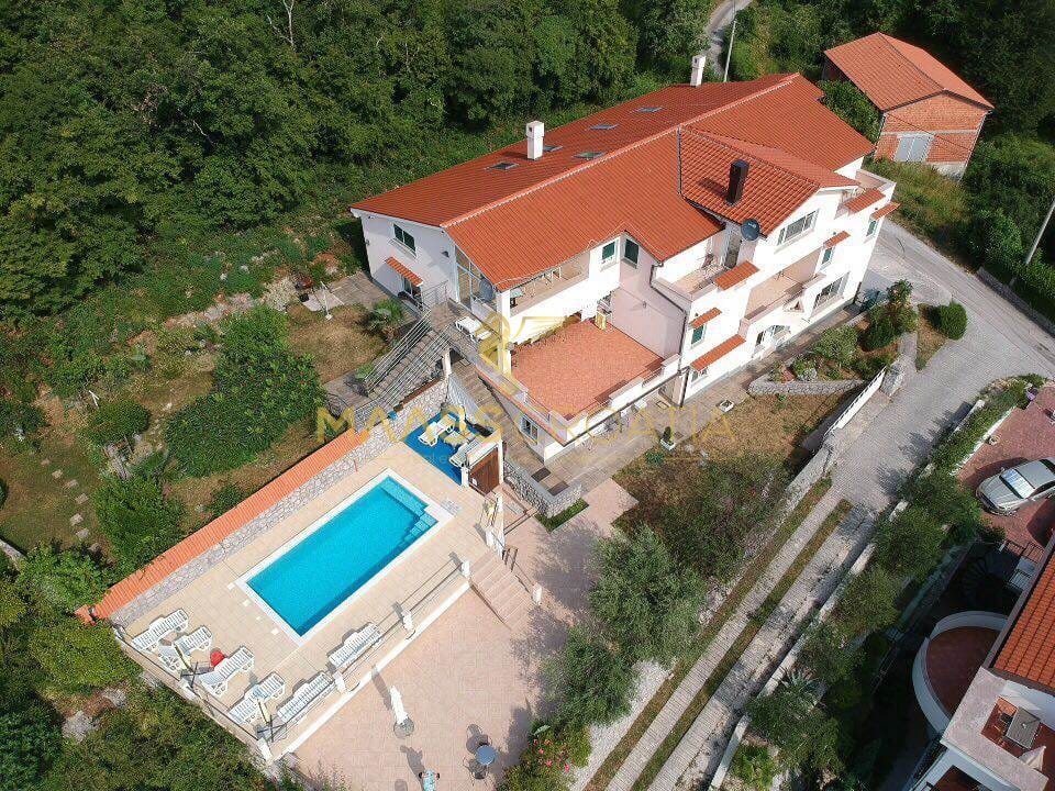 Haus zum Kauf 1.640.000 € 17 Zimmer 700 m²<br/>Wohnfläche 1.052 m²<br/>Grundstück Opatija 51413