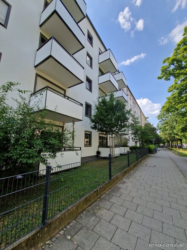 Wohnung zum Kauf 480.000 € 3 Zimmer 68 m²<br/>Wohnfläche 1.<br/>Geschoss Am Riesenfeld München 80809