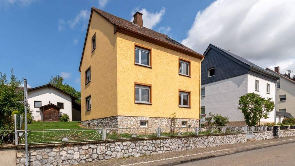 Einfamilienhaus zum Kauf 295.000 € 7 Zimmer 151,1 m² 590 m² Grundstück Kettenbach Aarbergen / Kettenbach 65326