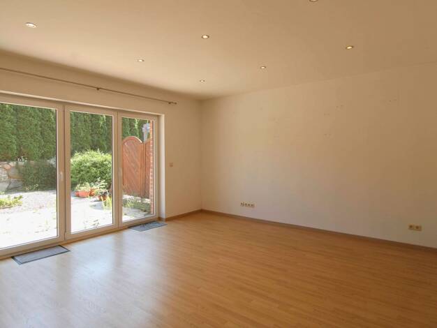 Reihenmittelhaus zum Kauf 210.000 € 2,5 Zimmer 74 m² 222 m² Grundstück Burg (Dithmarschen) 25712