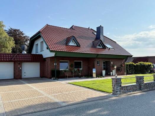 Einfamilienhaus zum Kauf 469.000 € 8 Zimmer 201 m² 987 m² Grundstück Rahrdum Jever 26441