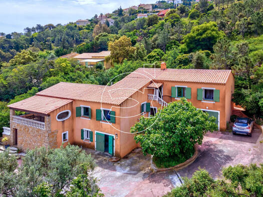 Villa zum Kauf 745.000 € 11 Zimmer 283,3 m² Centre ville Saint-Raphaël 83530