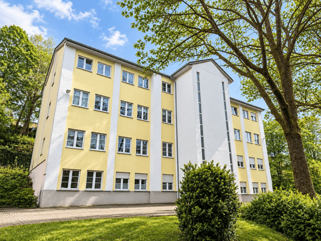 Wohnung zur Miete 310 € 1 Zimmer 53 m² Geschoss 1/4 frei ab sofort Kleine Bahnhofstraße 15 a Zella-Mehlis 98544