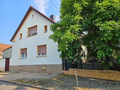 Einfamilienhaus zum Kauf 120.000 € 5 Zimmer 150 m² 1.070 m² Grundstück Erdeborn Seegebiet Mansfelder Land 06317