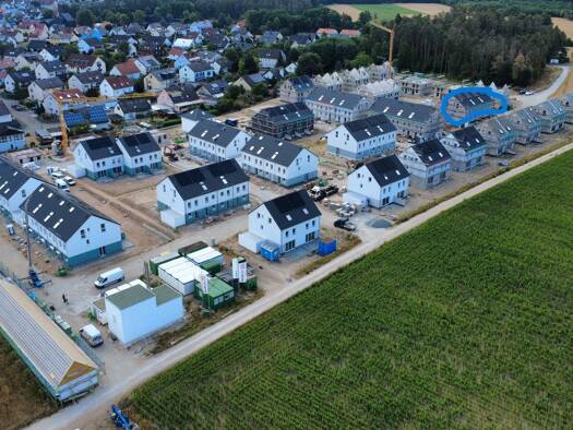 Reihenhaus zur Miete 1.680 € 6 Zimmer 141 m² 174 m² Grundstück frei ab 01.03.2026 Eckersmühlen Roth 91154