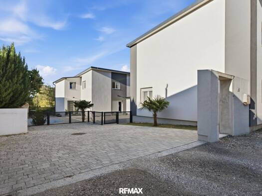 Mehrfamilienhaus zum Kauf 1.050.000 € 300,2 m² 623 m² Grundstück Hollabrunn 2020