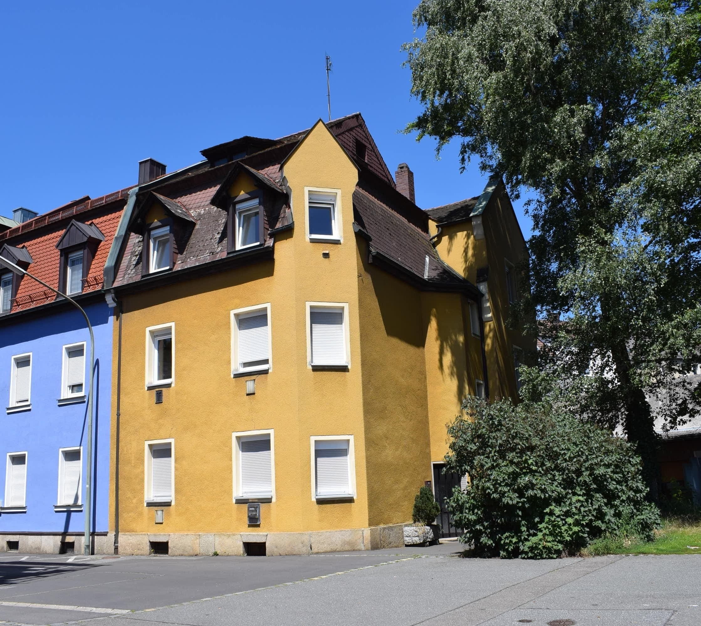 Mehrfamilienhaus zum Kauf 210.000 € 9 Zimmer 180 m²<br/>Wohnfläche 323 m²<br/>Grundstück Lerchenfeld Weiden 92637