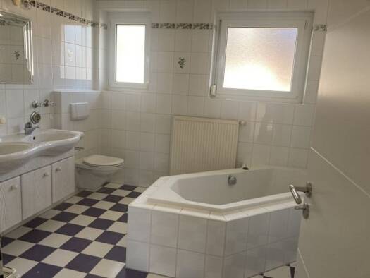Wohnung zur Miete 1.120 € 3 Zimmer 106 m² Geschoss 1/1 frei ab sofort Großschwarzenlohe Wendelstein 90530
