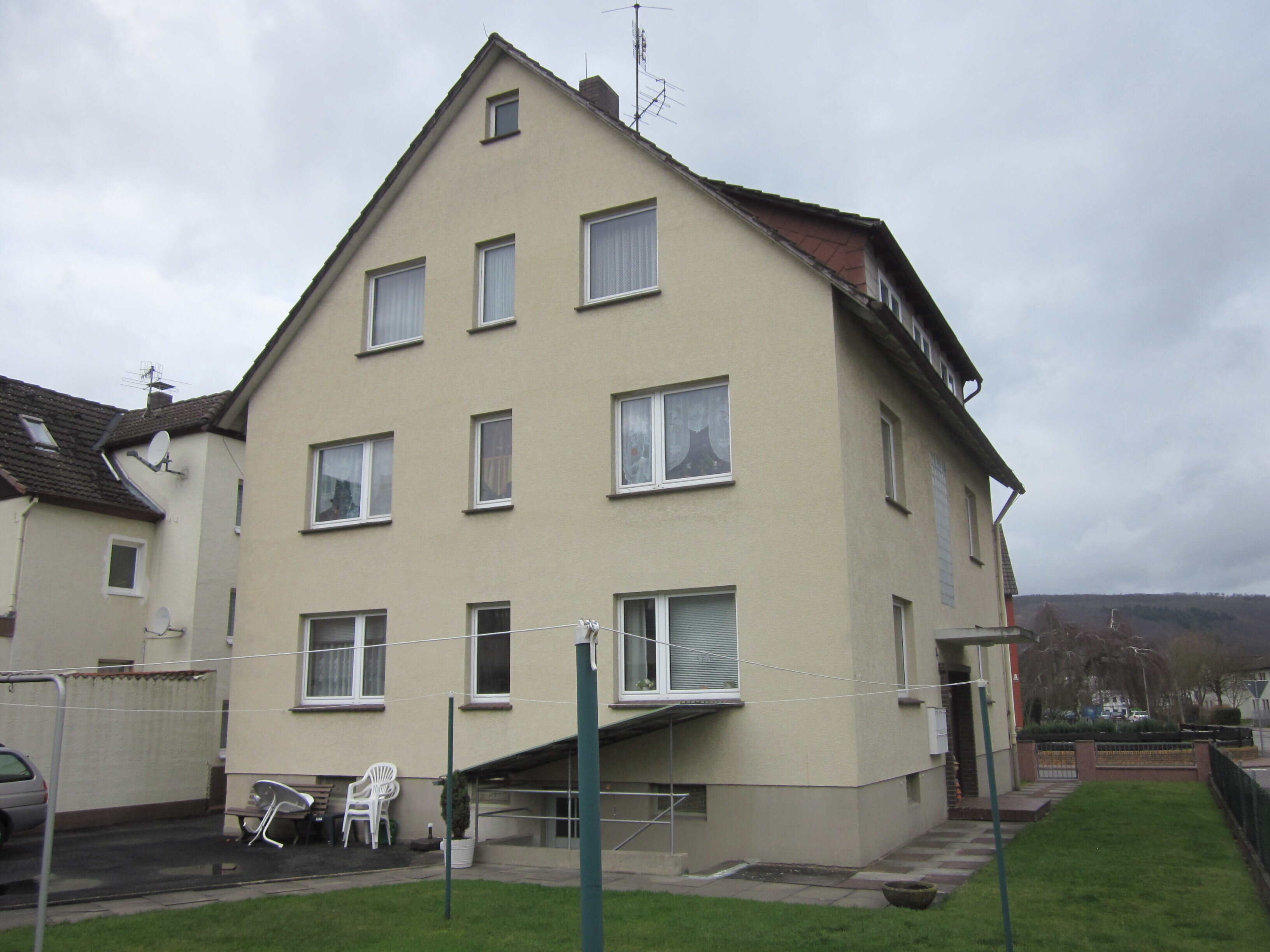 Wohnung zur Miete 281 € 2 Zimmer 40,1 m²<br/>Wohnfläche 2.<br/>Geschoss 01.05.2025<br/>Verfügbarkeit Unter dem Kiekenstein 15a Kernstadt Holzminden 37603