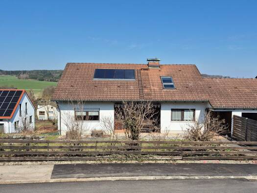 Mehrfamilienhaus zum Kauf 798.000 € 5 Zimmer 214 m² 789 m² Grundstück frei ab sofort Buchenstraße 4 Niederscheyern Pfaffenhofen an der Ilm 85276