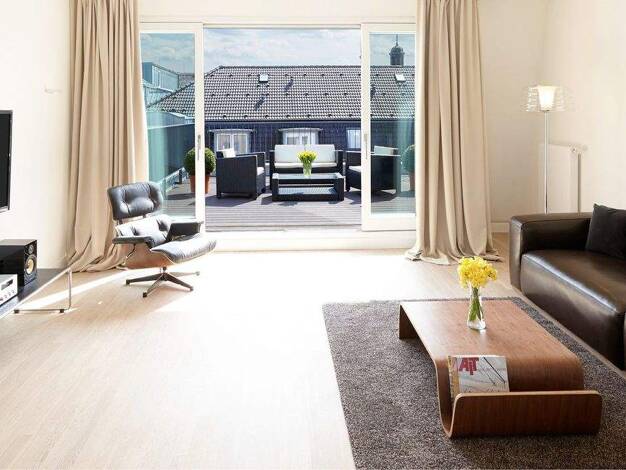 Wohnung zur Miete Wohnen auf Zeit 11.825 € 5 Zimmer 215 m² frei ab sofort Unterbilk Düsseldorf 40219