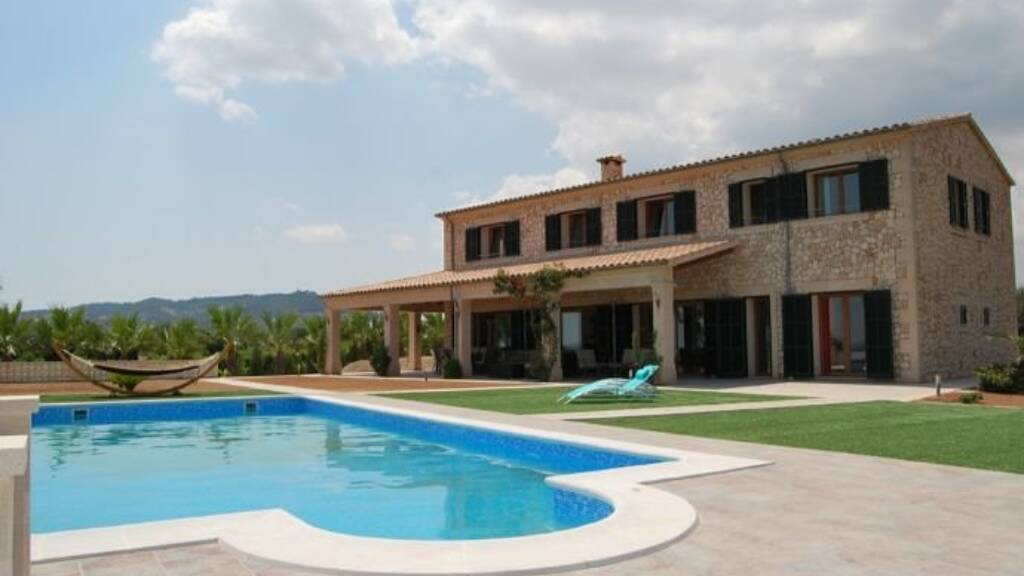 Haus zum Kauf 1.600.000 € 10 Zimmer 500 m² 30.000 m² Grundstück Petra