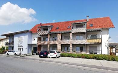 Wohnung zur Miete 630 € 2 Zimmer 77,5 m² Dachgeschoss frei ab 01.09.2025 Oberschneiding Oberschneiding 94363