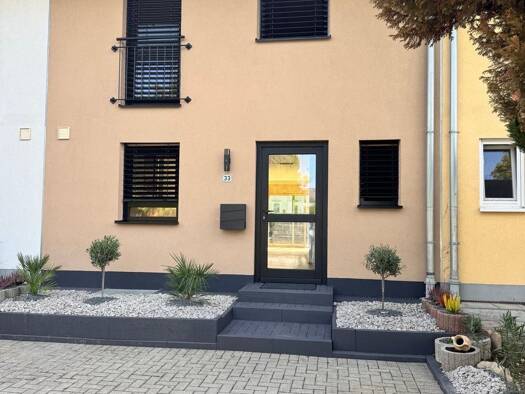 Reihenhaus zur Miete 2.600 € 5 Zimmer 141 m² 167 m² Grundstück frei ab 01.10.2026 Heitersheim Heitersheim 79423
