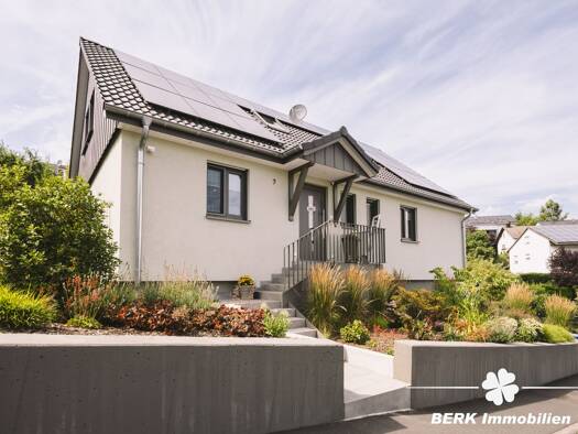 Einfamilienhaus zum Kauf 830.000 € 7 Zimmer 159 m² 523 m² Grundstück frei ab 01.12.2026 Grünmorsbach Haibach 63808