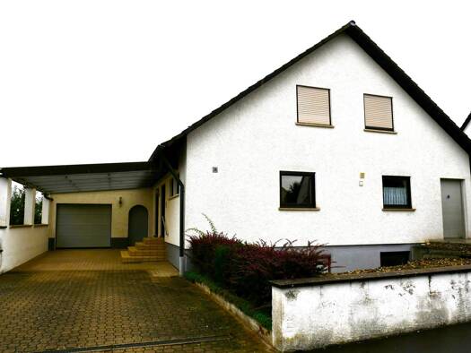 Einfamilienhaus zum Kauf 369.000 € 8 Zimmer 239 m² 785 m² Grundstück frei ab sofort Gernach Kolitzheim 97509