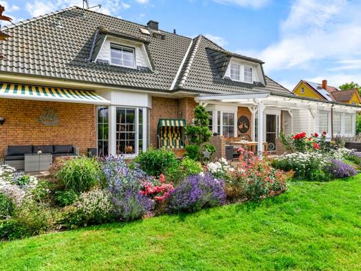 Einfamilienhaus zum Kauf 565.000 € 6,5 Zimmer 206 m² 1.025 m² Grundstück Dannau Dannau 24329