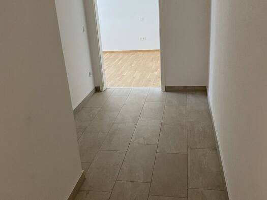 Wohnung zur Miete 770 € 2 Zimmer 66,6 m² 1. Geschoss frei ab 01.10.2026 Straubing 94315