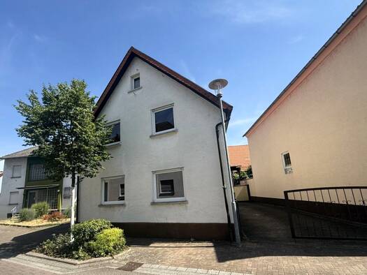 Einfamilienhaus zum Kauf 329.000 € 6 Zimmer 166,7 m² 476 m² Grundstück frei ab sofort Neudorf Graben-Neudorf 76676