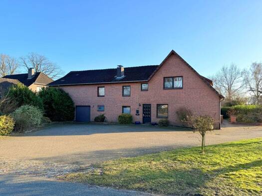 Mehrfamilienhaus zum Kauf 269.000 € 6 Zimmer 204 m² 2.347 m² Grundstück frei ab sofort Im Dorf 29 Süderwalsede Westerwalsede 27386