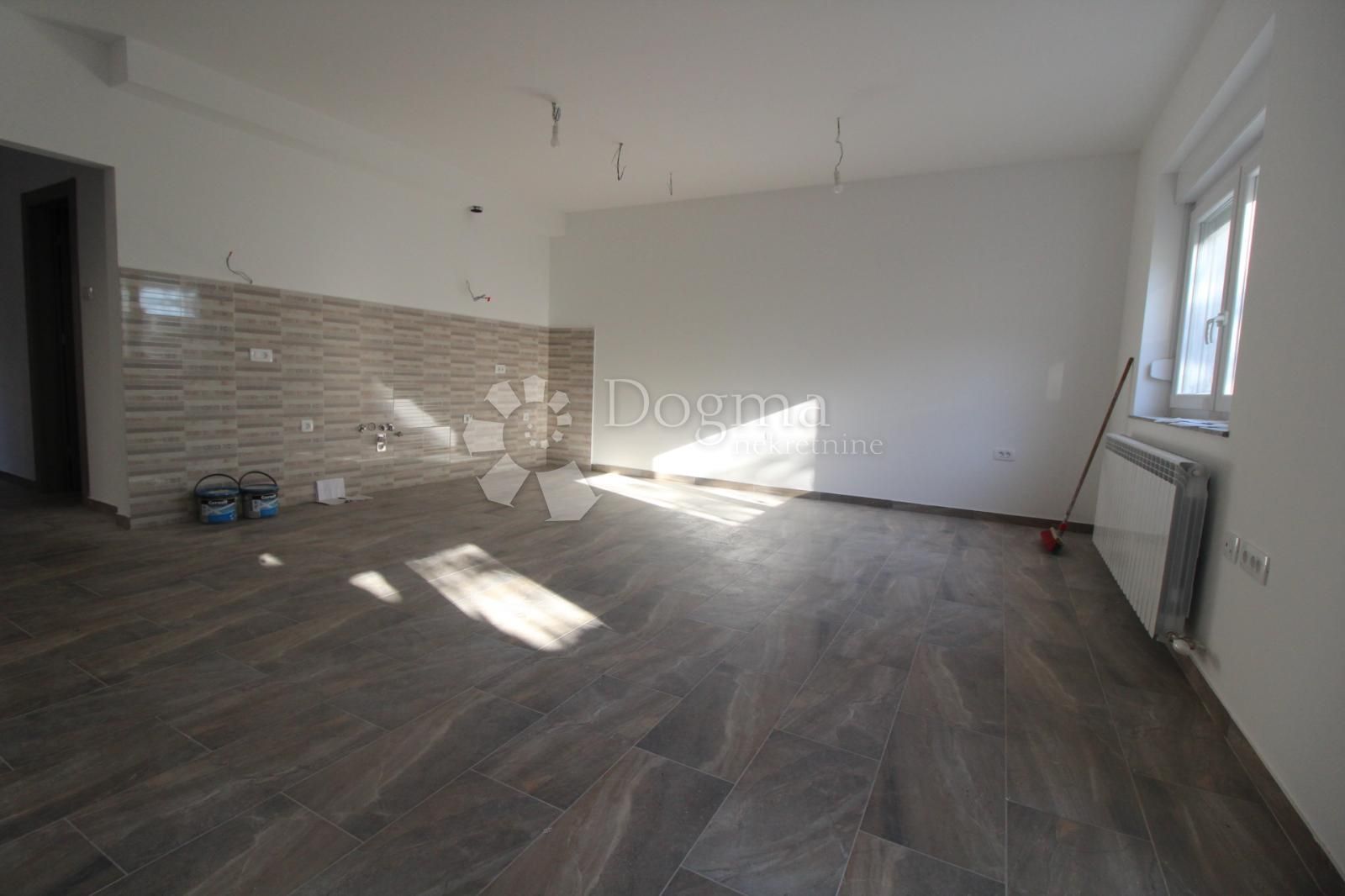 Wohnung zum Kauf 225.000 € 4 Zimmer 87 m²<br/>Wohnfläche 1.<br/>Geschoss Svilno 51000