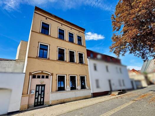 Mehrfamilienhaus zum Kauf 79.000 € 6 Zimmer 180 m² 194 m² Grundstück Calbe Calbe (Saale) 39240