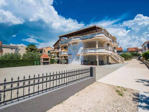 Haus zum Kauf 2.300.000 € 11 Zimmer 400 m² Bibinje Bibinje