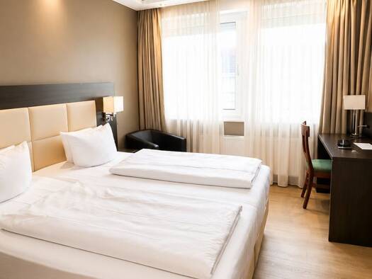 Wohnung zur Miete 580 € 1 Zimmer 17 m² EG frei ab sofort Kriegsstraße 51 Südweststadt Südweststadt 76133