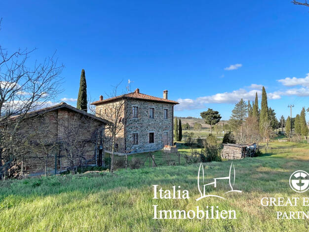 Bauernhaus zum Kauf 450.000 € 16 Zimmer 152 m² 13.000 m² Grundstück Pienza 53026