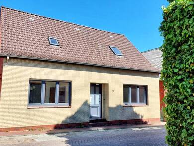 Einfamilienhaus zum Kauf 195.000 € 5,5 Zimmer 136 m² 353 m² Grundstück Meldorf 25704