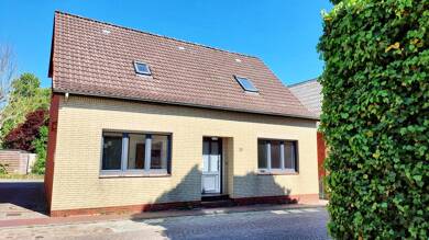 Einfamilienhaus zum Kauf 195.000 € 5,5 Zimmer 136 m² 353 m² Grundstück Meldorf 25704