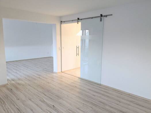 Wohnung zur Miete 1.175 € 4 Zimmer 95 m² Geschoss 1/2 frei ab 01.01.2026 Offenthal Dreieich 63303