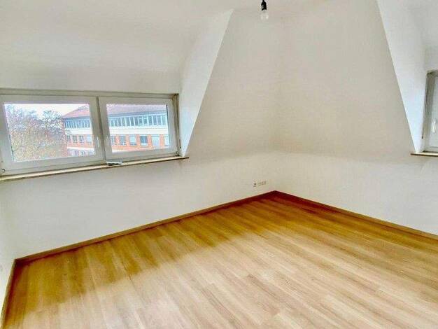 Wohnung zur Miete 1.060 € 4 Zimmer 64 m² 4. Geschoss Ost Stuttgart 70188