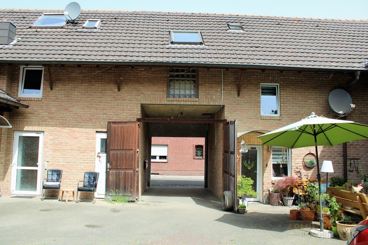 Mehrfamilienhaus zum Kauf 690.000 € 22 Zimmer 681 m²<br/>Wohnfläche 1.792 m²<br/>Grundstück Erkelenz Erkelenz 41812