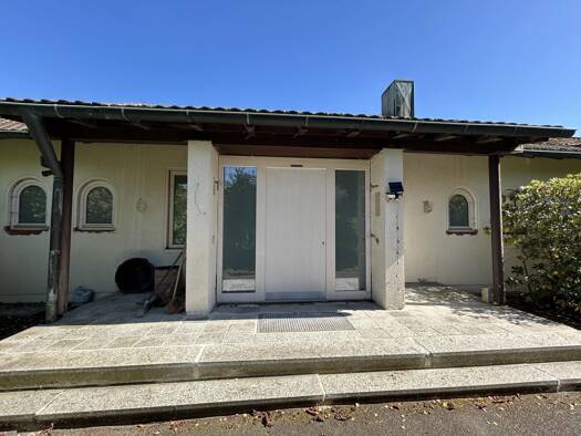 Villa zum Kauf 870.000 € 11 Zimmer 327 m² 2.571 m² Grundstück frei ab sofort Neu-Haag Marktredwitz 95615