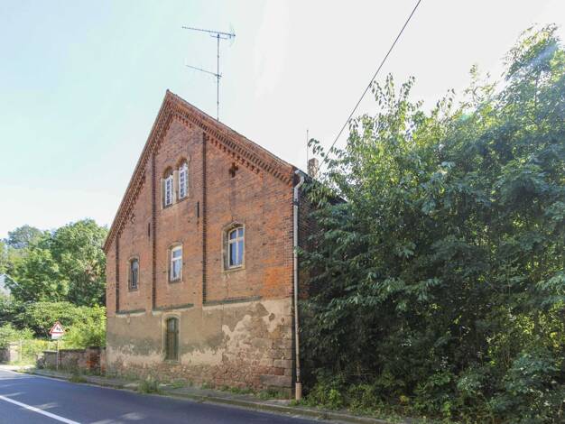 Mehrfamilienhaus zum Kauf als Kapitalanlage geeignet 159.000 € 8 Zimmer 640 m² 2.300 m² Grundstück Gauernitz Klipphausen 01665