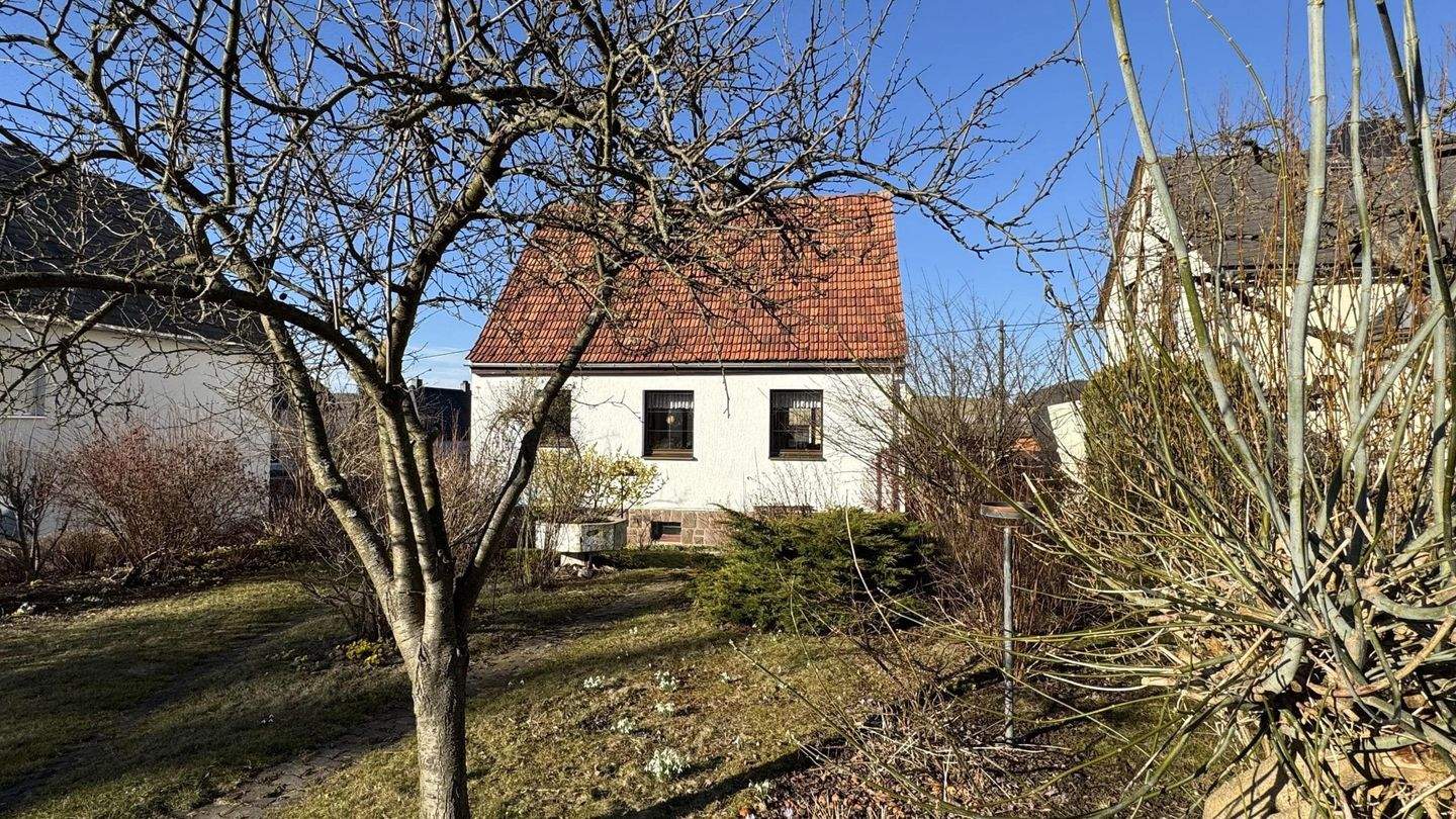 Immobilie in Lichtenberg/Erzgebirge - Familienidyll mit Garten und Potenzial - Bild 2