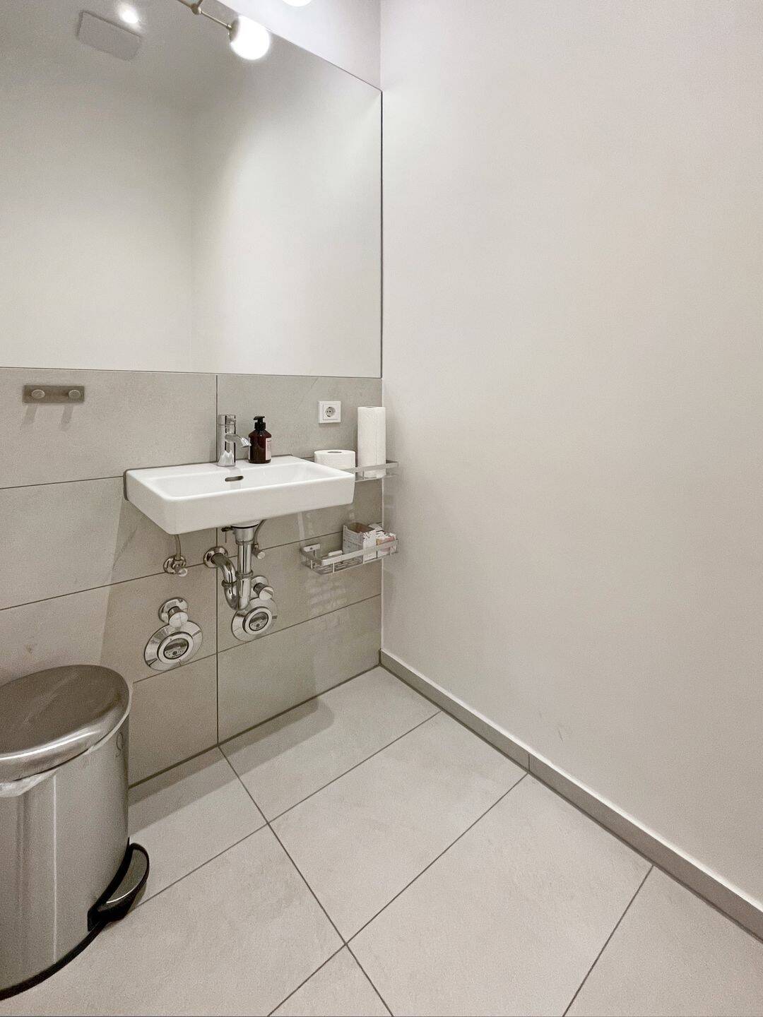 Property thumbnail 9