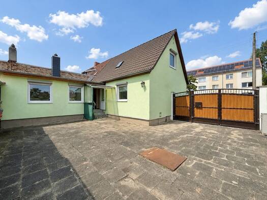 Doppelhaushälfte zum Kauf 54.000 € 3 Zimmer 57,5 m² 2.100 m² Grundstück Aken Aken (Elbe) 06385