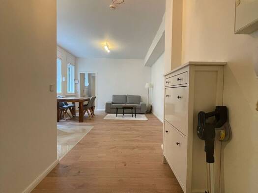 Wohnung zur Miete 1.250 € 2 Zimmer 40 m² Geschoss 1/5 frei ab sofort Kurfürstendamm 154 Wilmersdorf Charlottenburg-Wilmersdorf 10709