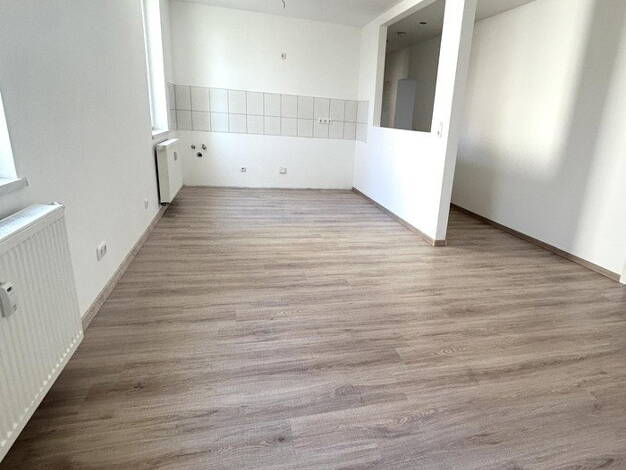 Wohnung zur Miete 664 € 4 Zimmer 94,9 m² 1. Geschoss Bernburgerstraße 16 Innenstadt Dessau-Roßlau 06842